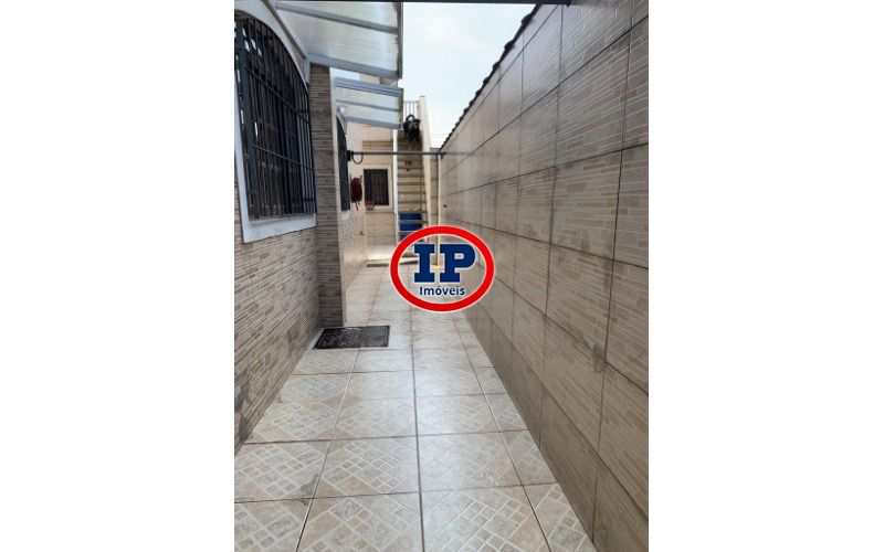 Sobrado em Praia Grande, no bairro Caiçara