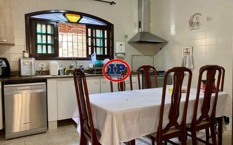 Sobrado em Praia Grande, no bairro Caiçara
