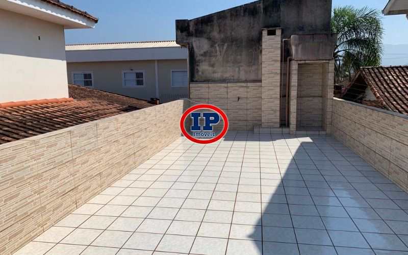 Sobrado em Praia Grande, no bairro Caiçara