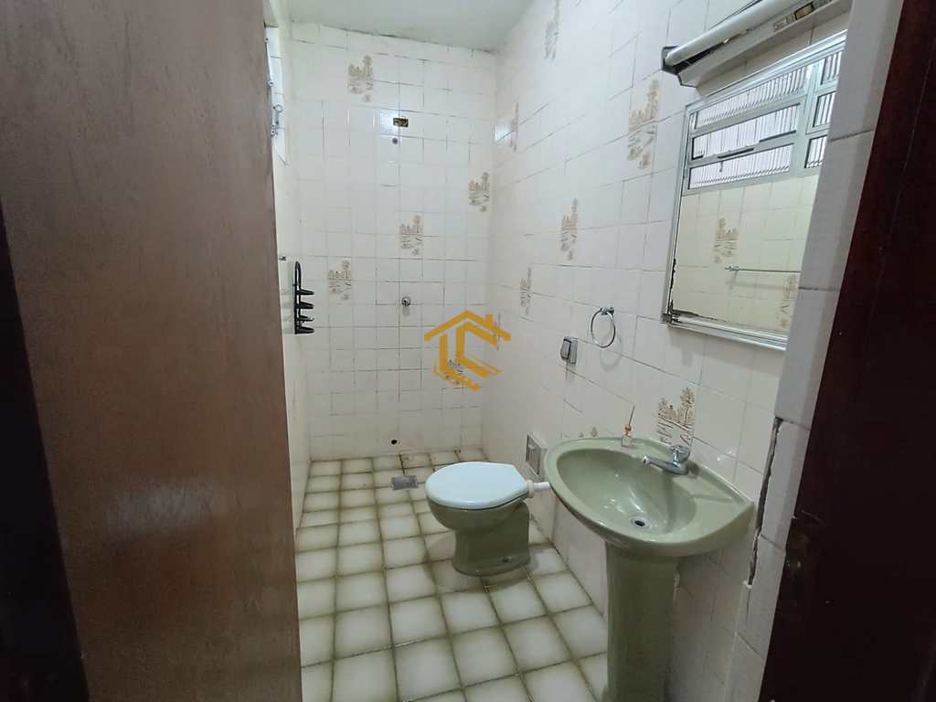 Casa em Praia Grande, no bairro Caiçara