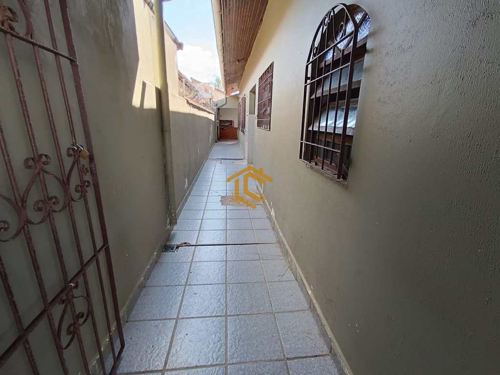 Casa em Praia Grande, no bairro Caiçara