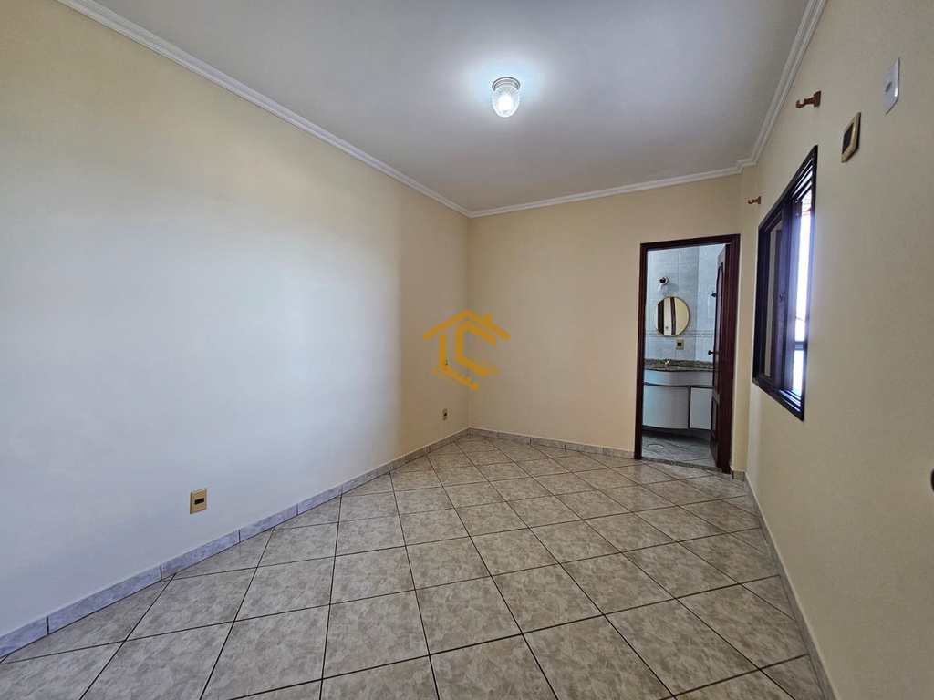 Apartamento em Praia Grande, no bairro Caiçara