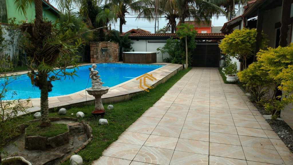 Casa em Praia Grande, no bairro Maracanã