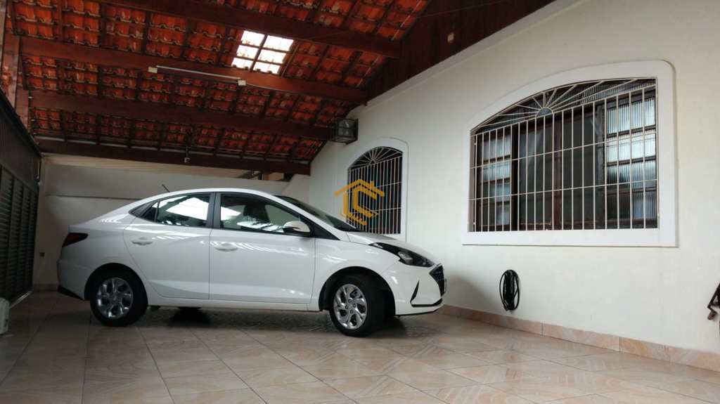 Casa em Praia Grande, no bairro Maracanã
