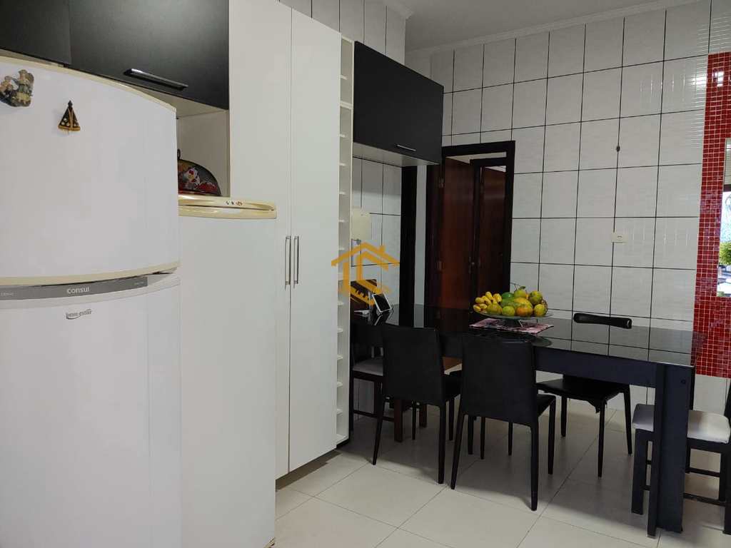 Casa em Praia Grande, no bairro Maracanã