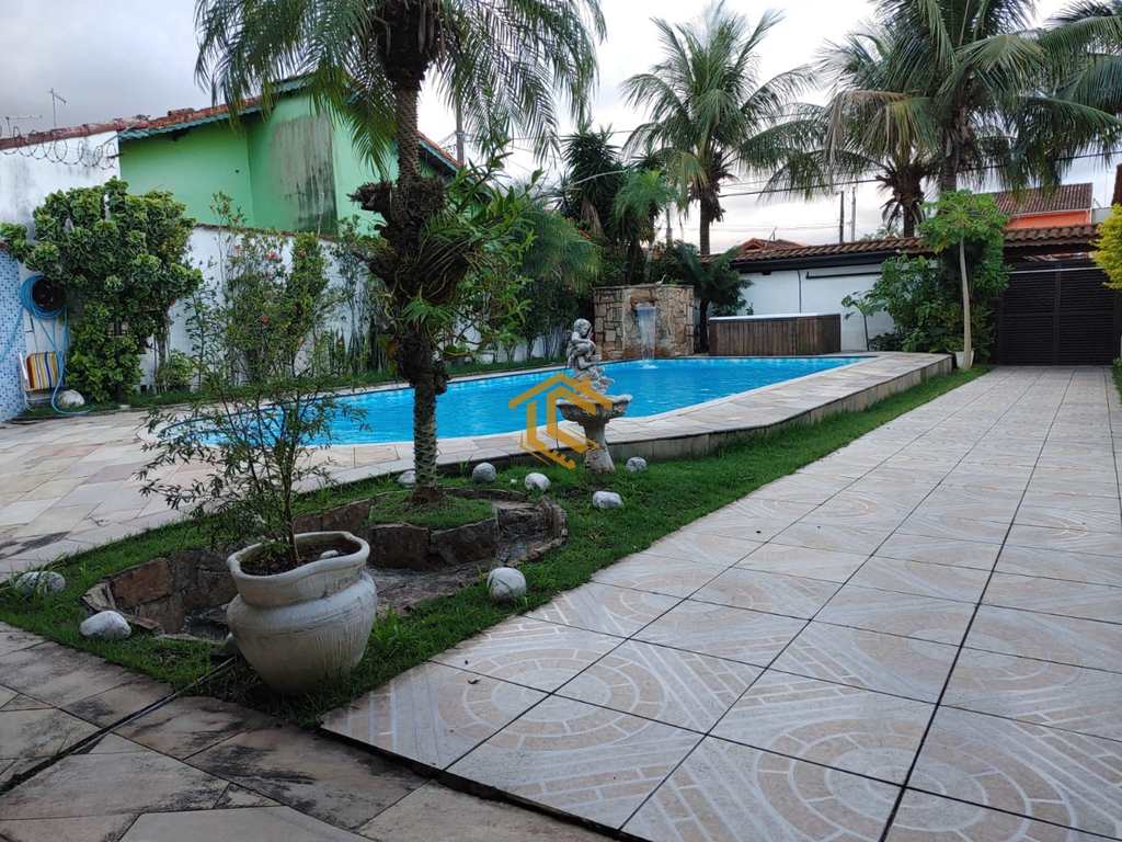 Casa em Praia Grande, no bairro Maracanã