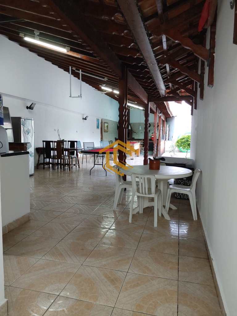 Casa em Praia Grande, no bairro Maracanã
