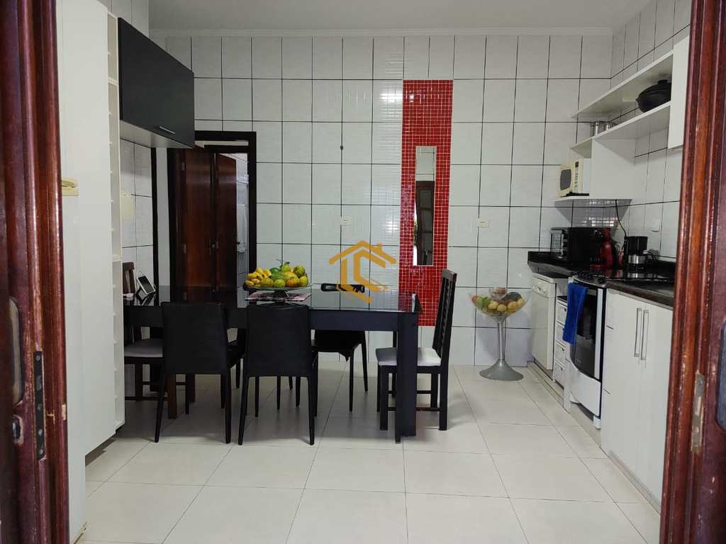 Casa em Praia Grande, no bairro Maracanã