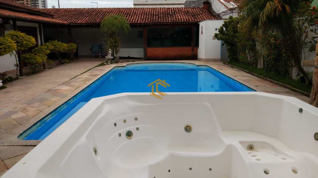 Casa em Praia Grande, no bairro Maracanã