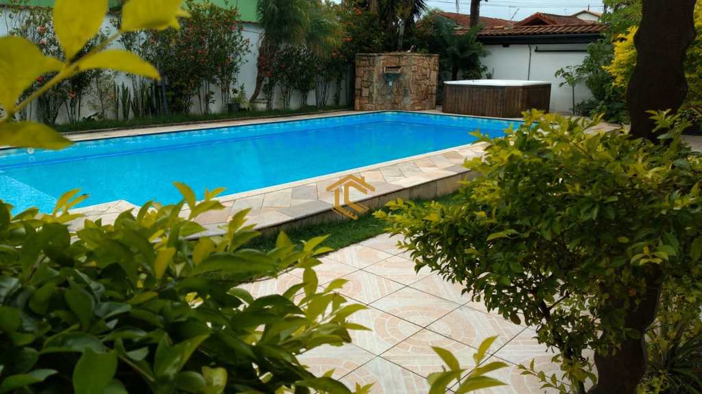 Casa em Praia Grande, no bairro Maracanã