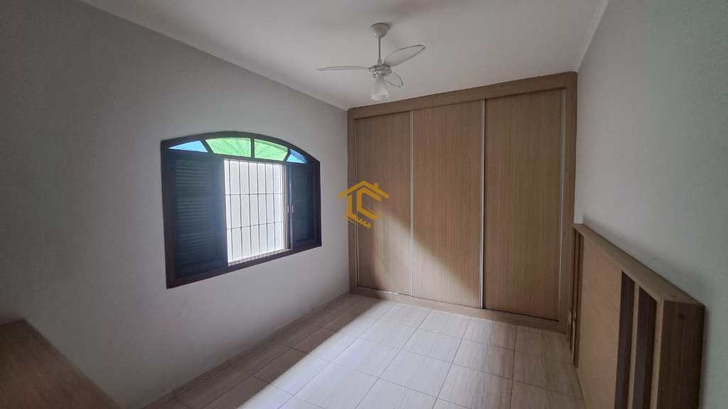Casa em Praia Grande, no bairro Caiçara