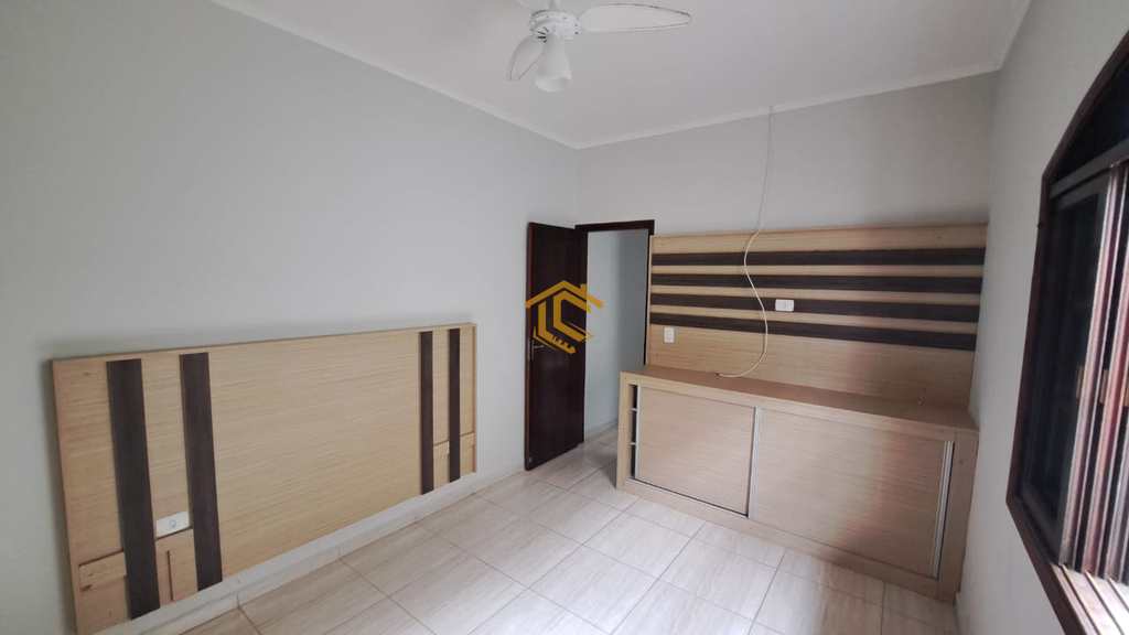 Casa em Praia Grande, no bairro Caiçara