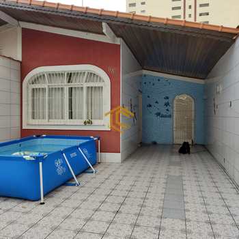 Casa em Praia Grande, bairro Caiçara