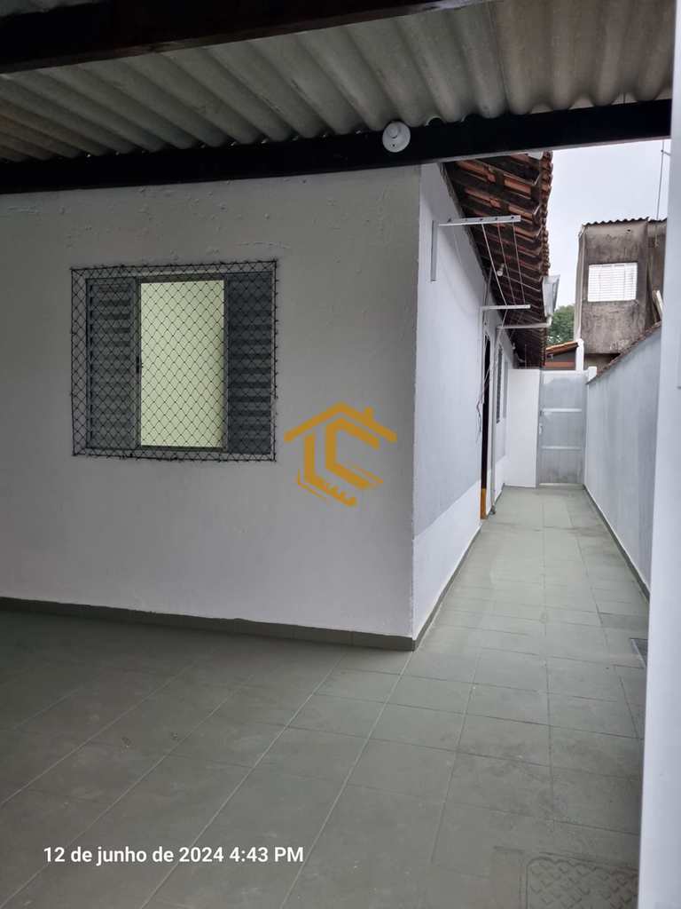 Casa em Praia Grande, no bairro Anhanguera