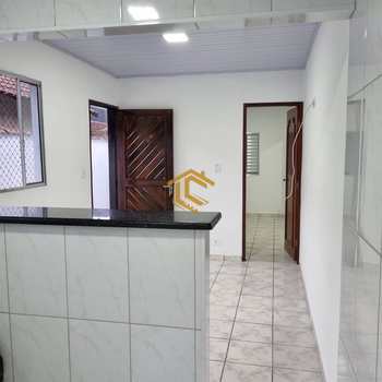 Casa em Praia Grande, bairro Anhanguera
