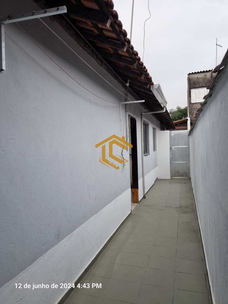 Casa em Praia Grande, no bairro Anhanguera