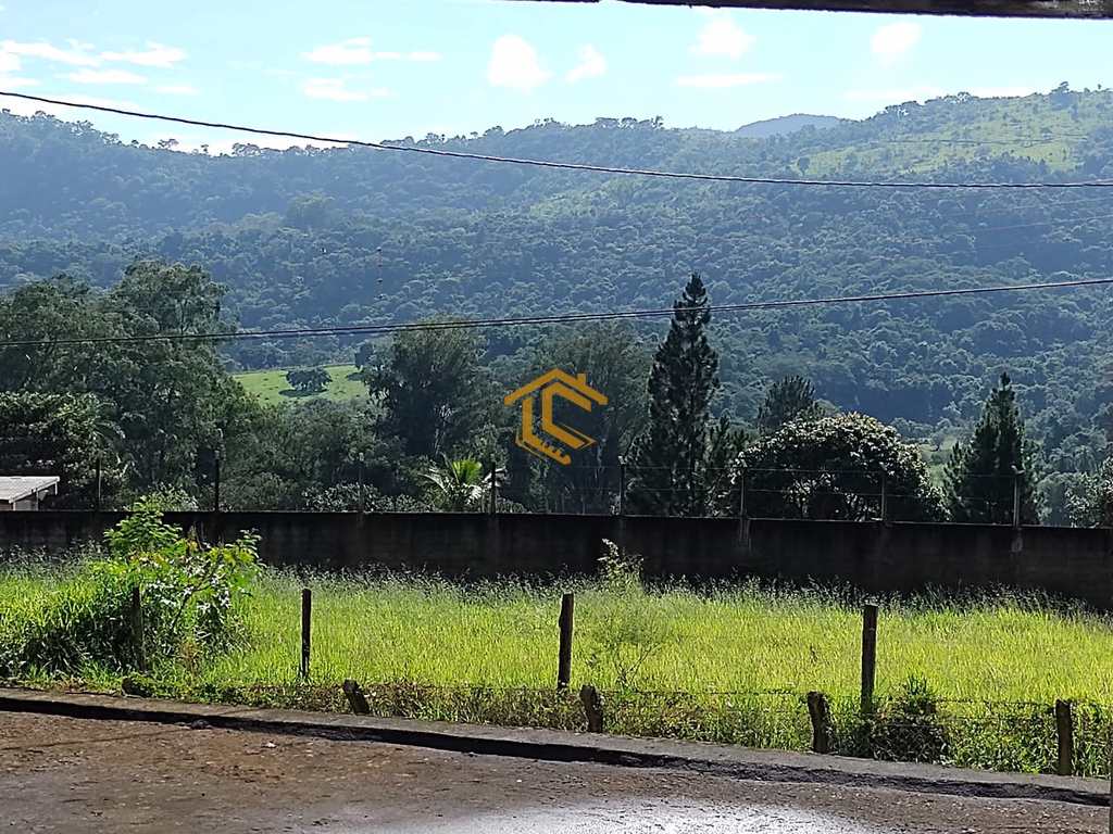 Casa em Atibaia, no bairro Jardim Shangri-Lá