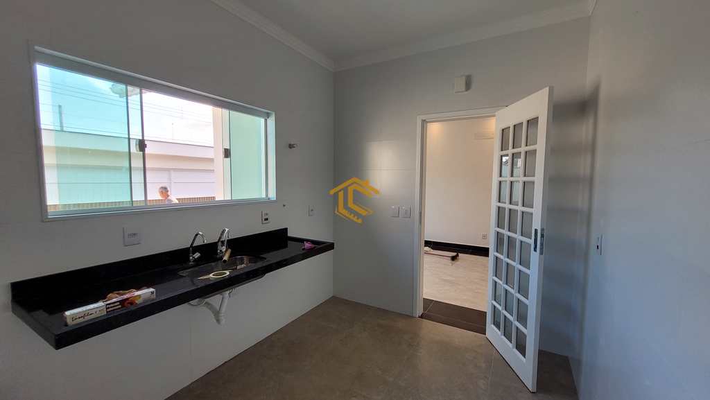 Casa em Praia Grande, no bairro Real