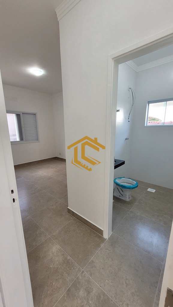 Casa em Praia Grande, no bairro Real