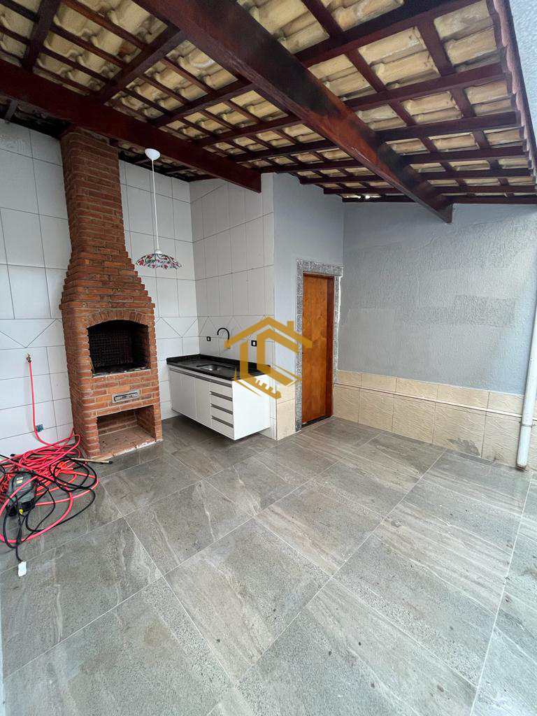 Casa em Praia Grande, no bairro Maracanã