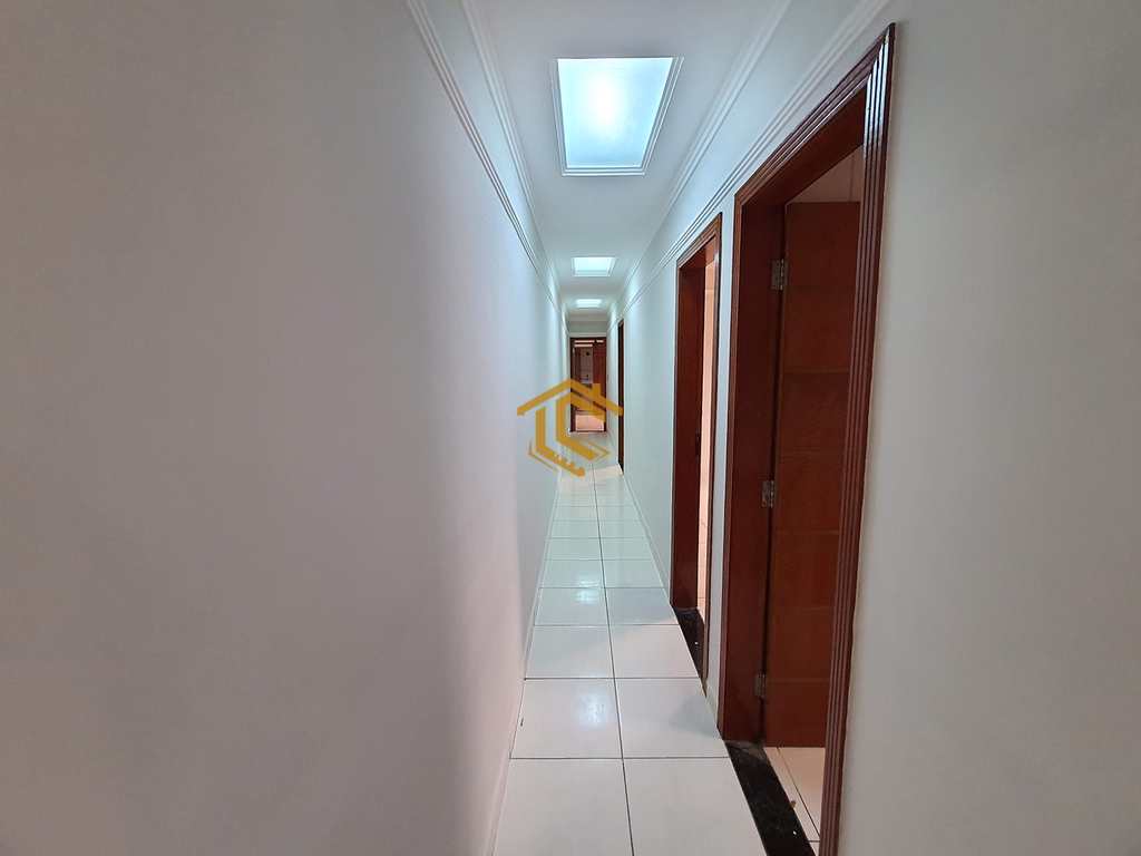 Casa em Praia Grande, no bairro Maracanã