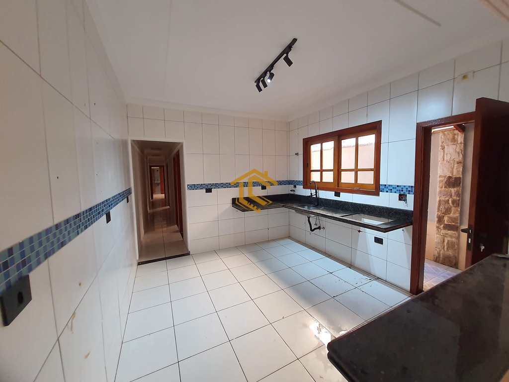 Casa em Praia Grande, no bairro Maracanã