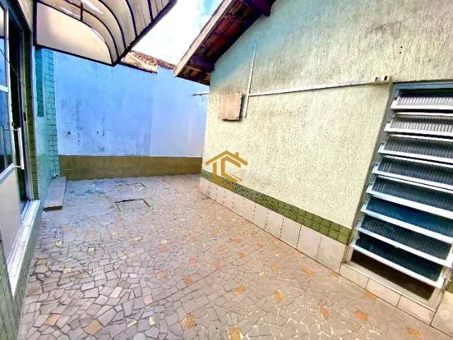 Casa em Praia Grande, no bairro Samambaia