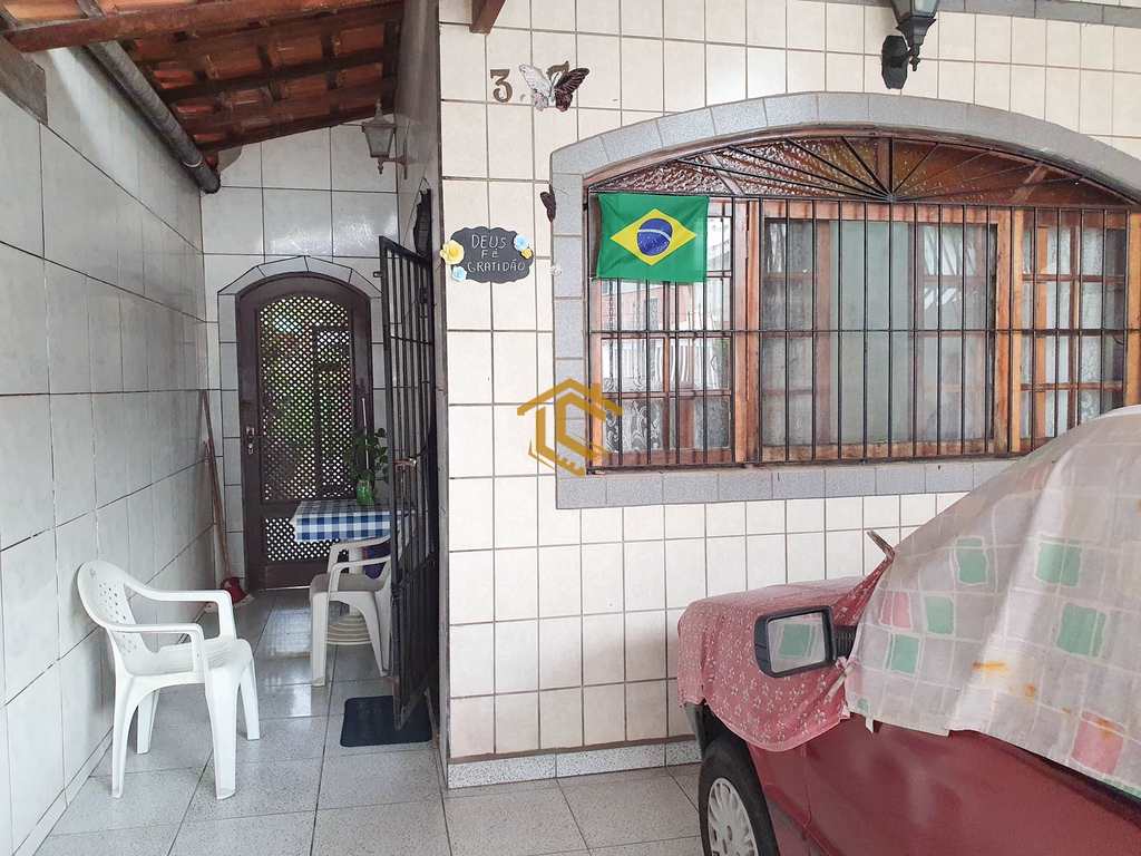 Casa em Praia Grande, no bairro Ocian