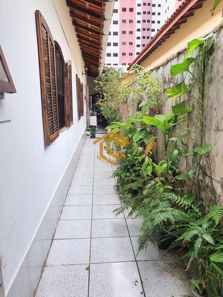 Casa em Praia Grande, no bairro Ocian