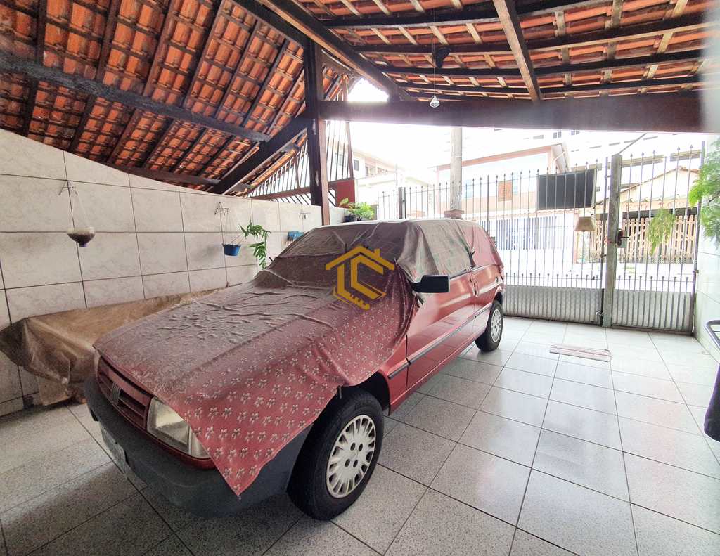 Casa em Praia Grande, no bairro Ocian