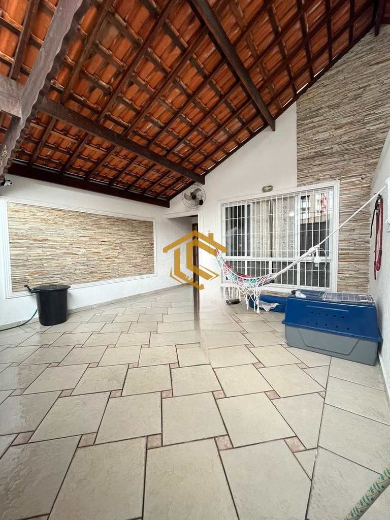 Casa em Praia Grande, no bairro Ocian