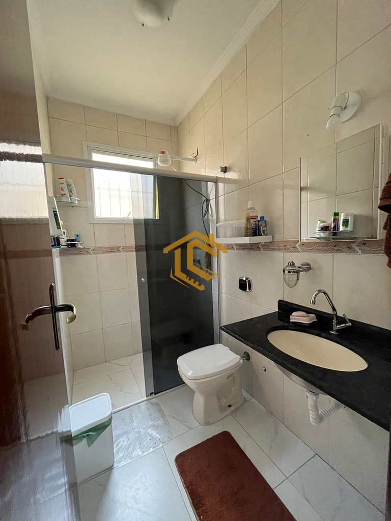Casa em Praia Grande, no bairro Ocian