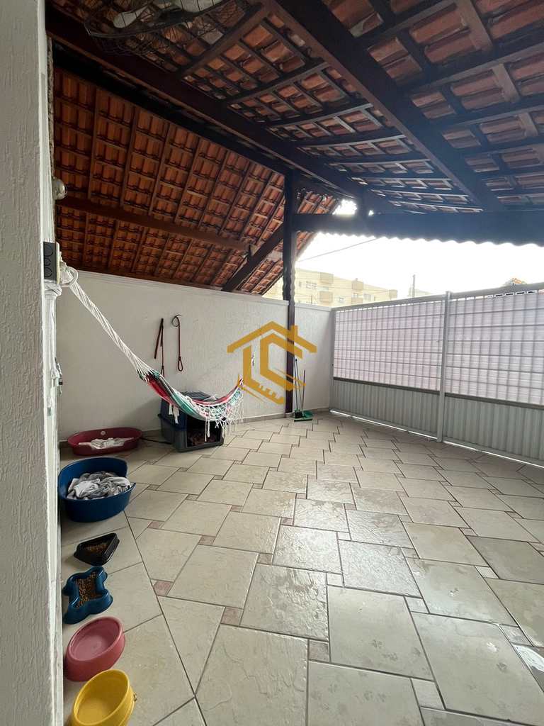Casa em Praia Grande, no bairro Ocian