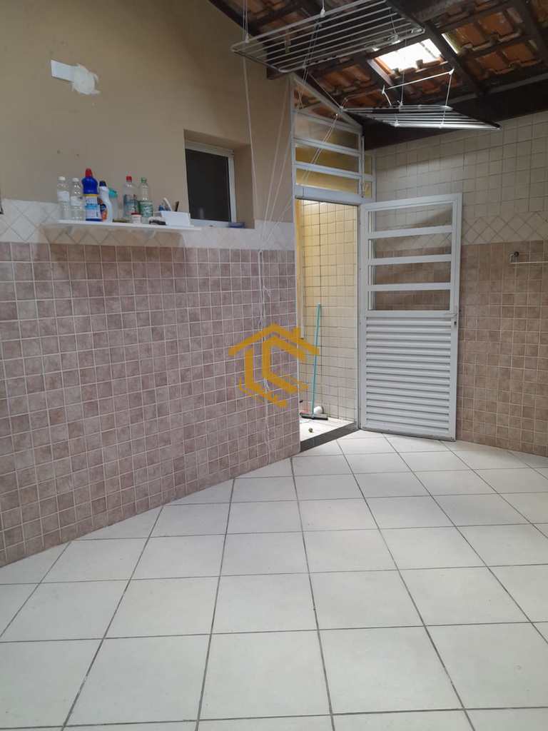 Casa em Praia Grande, no bairro Ocian