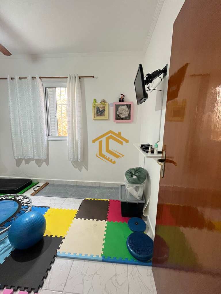 Casa em Praia Grande, no bairro Ocian
