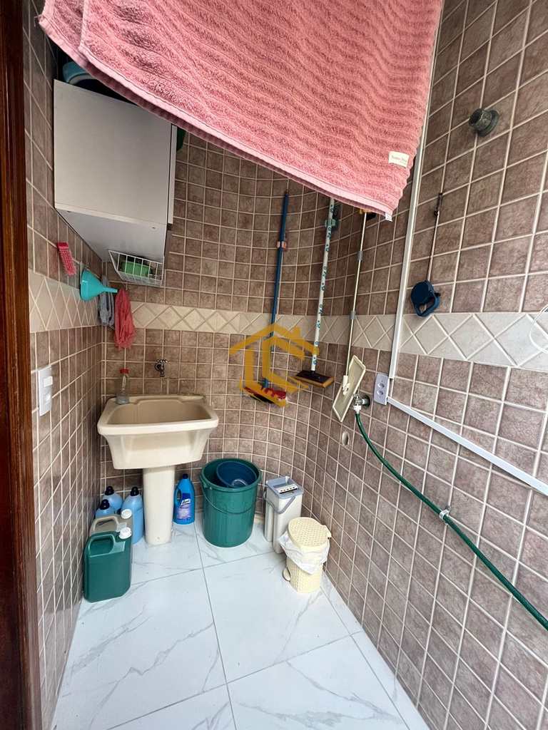 Casa em Praia Grande, no bairro Ocian