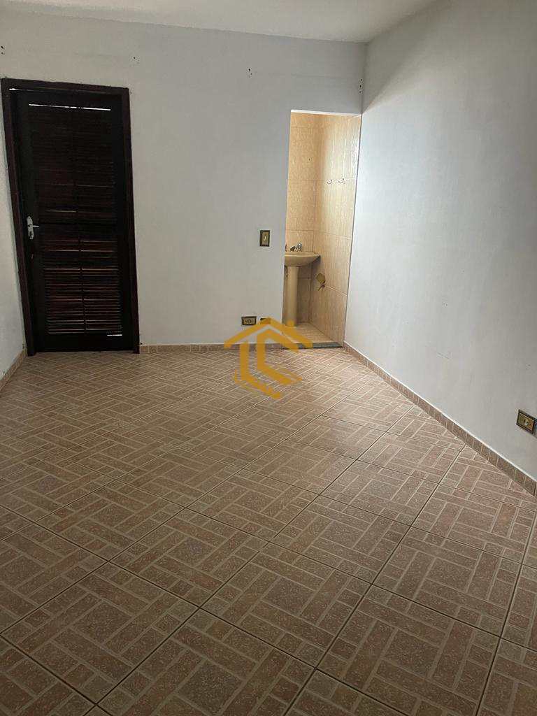 Casa em Praia Grande, no bairro Melvi