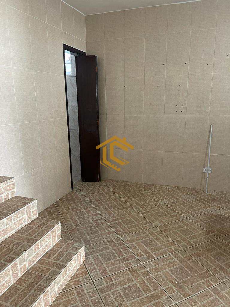 Casa em Praia Grande, no bairro Melvi