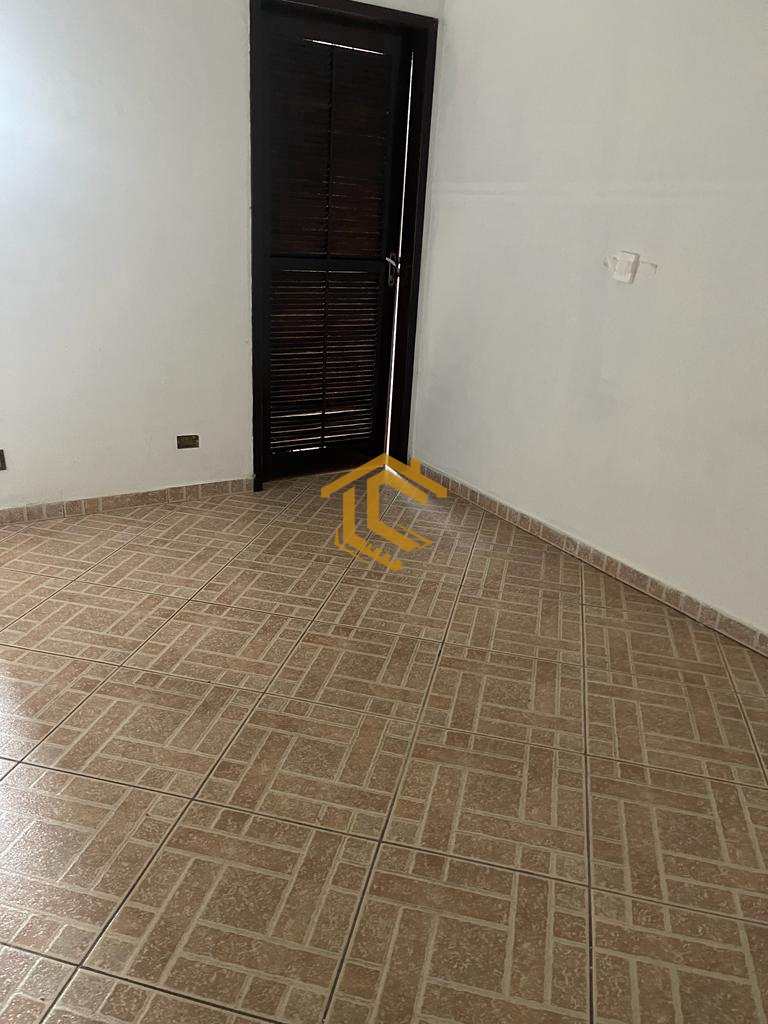 Casa em Praia Grande, no bairro Melvi