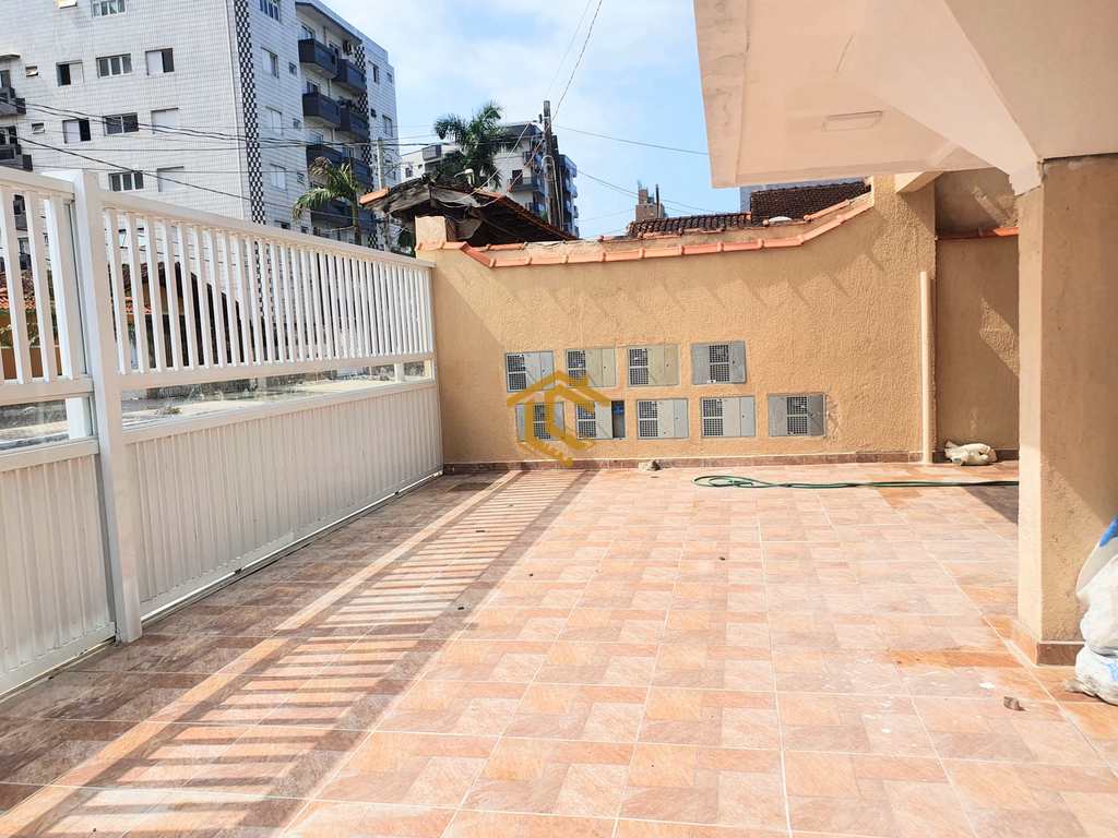 Casa de Condomínio em Praia Grande, no bairro Caiçara