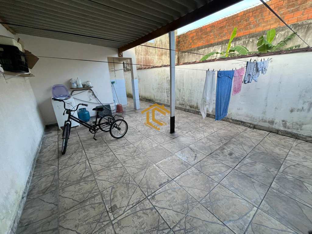 Casa em Praia Grande, no bairro Samambaia