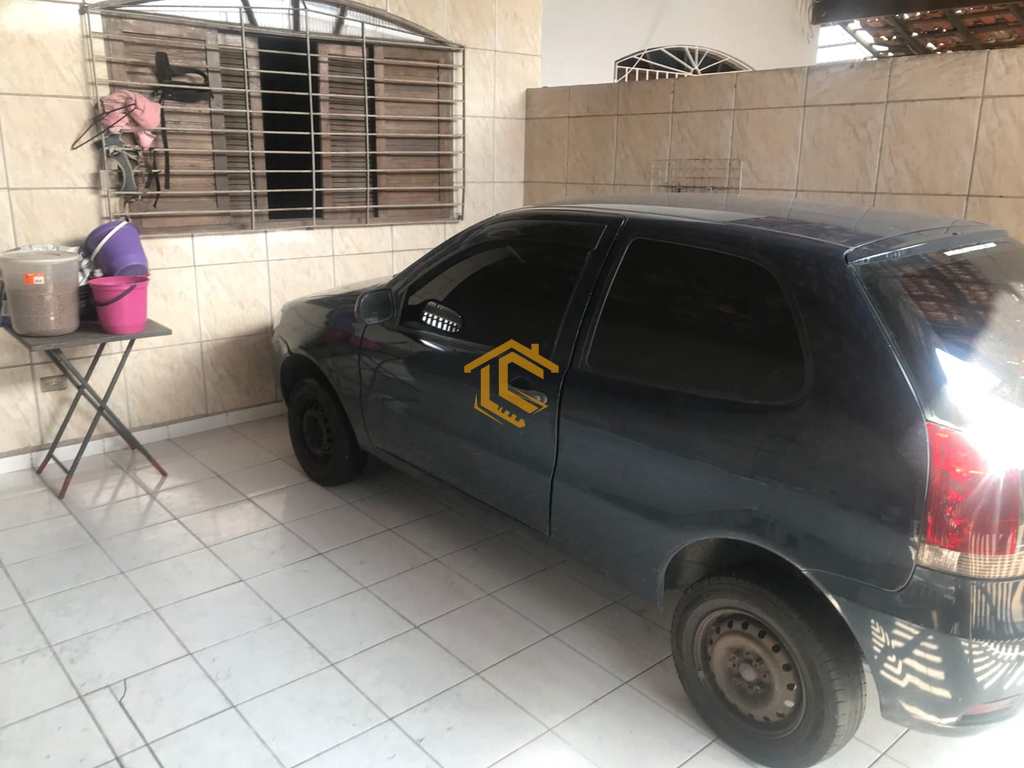 Casa em Praia Grande, no bairro Melvi