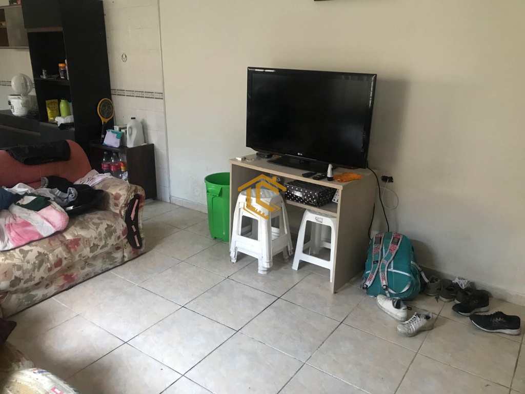 Casa em Praia Grande, no bairro Melvi