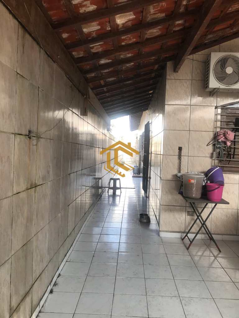 Casa em Praia Grande, no bairro Melvi
