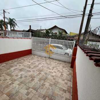 Casa em Praia Grande, bairro Caiçara