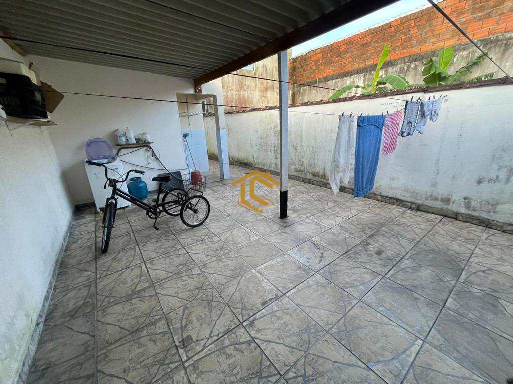 Casa em Praia Grande, no bairro Samambaia