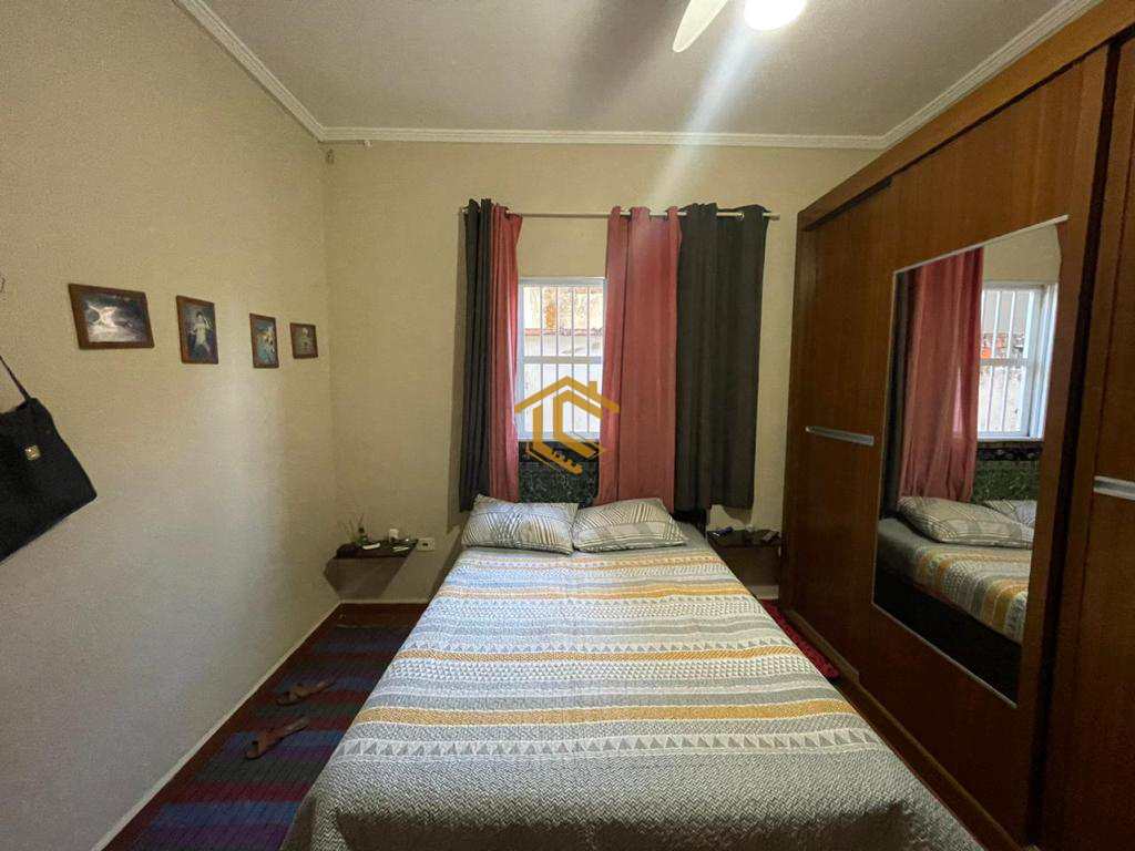 Casa em Praia Grande, no bairro Samambaia