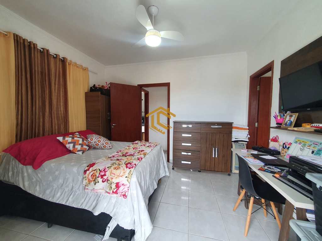 Casa em Praia Grande, no bairro Real