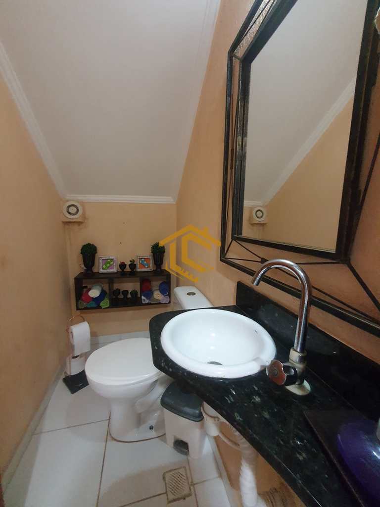 Casa em Praia Grande, no bairro Real
