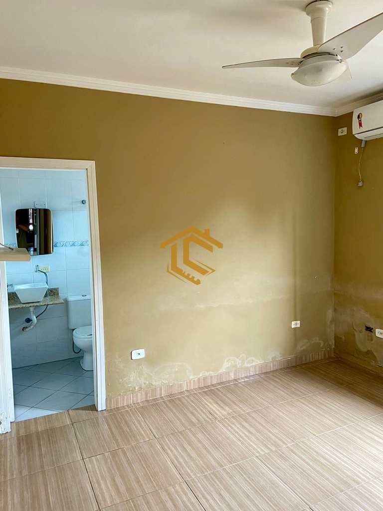 Casa em Praia Grande, no bairro Sítio do Campo